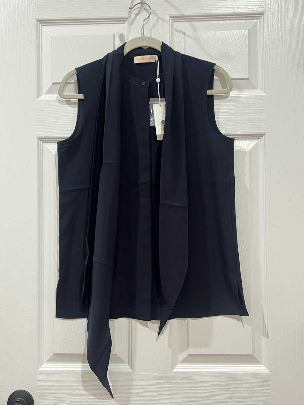 NWT Tory Burch Sleeveless Bow Blouse Navy Blue Silk-Feel Shell Size 2 $250
